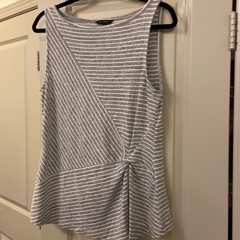 Abstract stripe tank